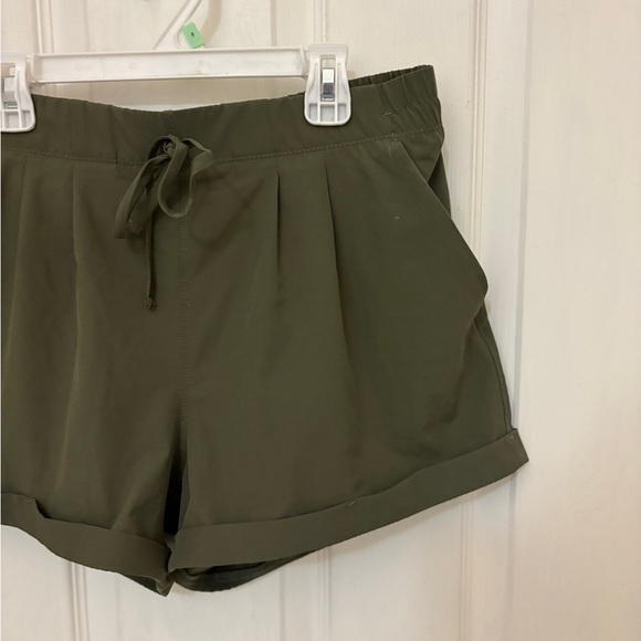 BOGO!! Zyia Women’s Active Wear Shorts in Olive Green - Picture 5 of 8